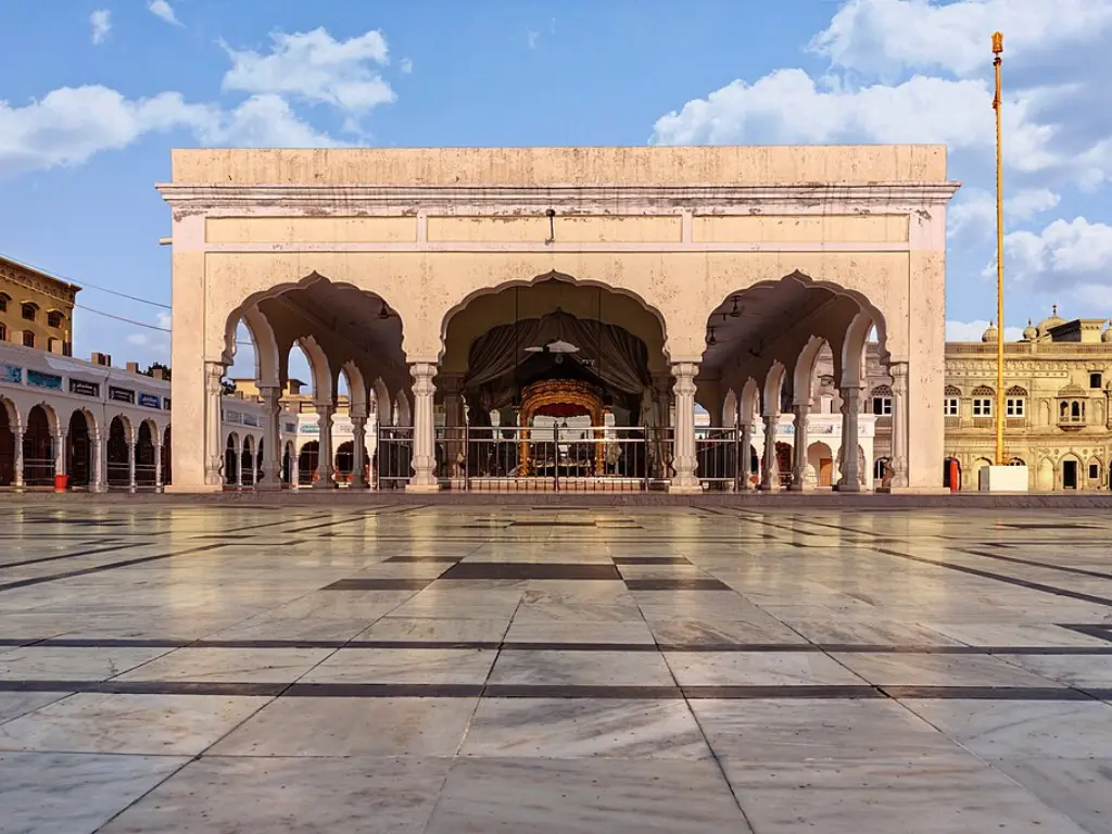 Gurdwara Janam Asthan at Nankana Sahib (3)-1