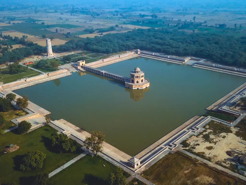 Lahore-Shaikhupura-HiranMinar (3)