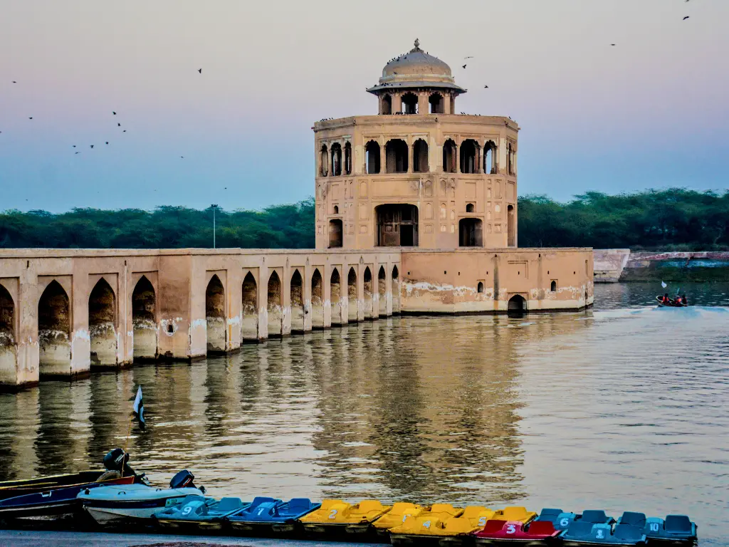 Lahore-Shaikhupura-HiranMinar (4)
