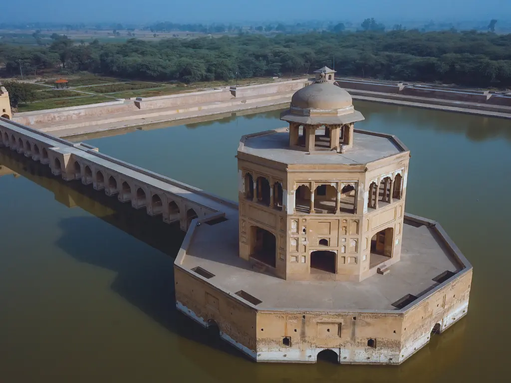 Lahore-Shaikhupura-HiranMinar