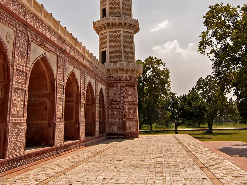 Lahore-Tomb of Jahangir 1