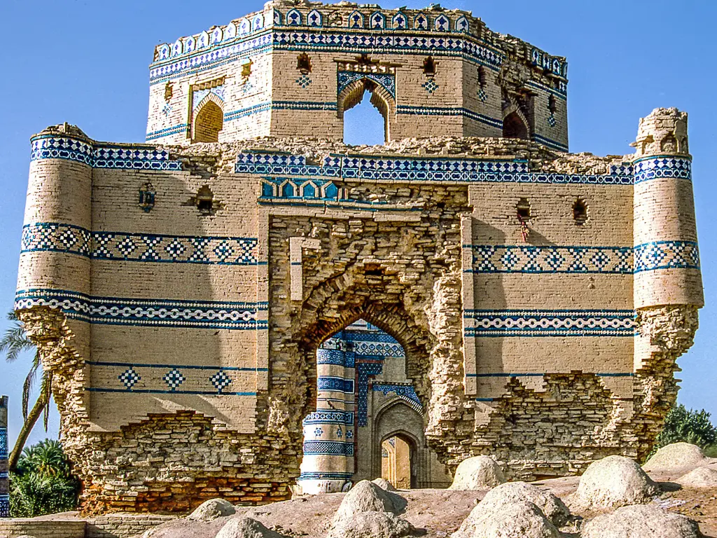 Uch Sharif Jawindi bibi tomb (4)
