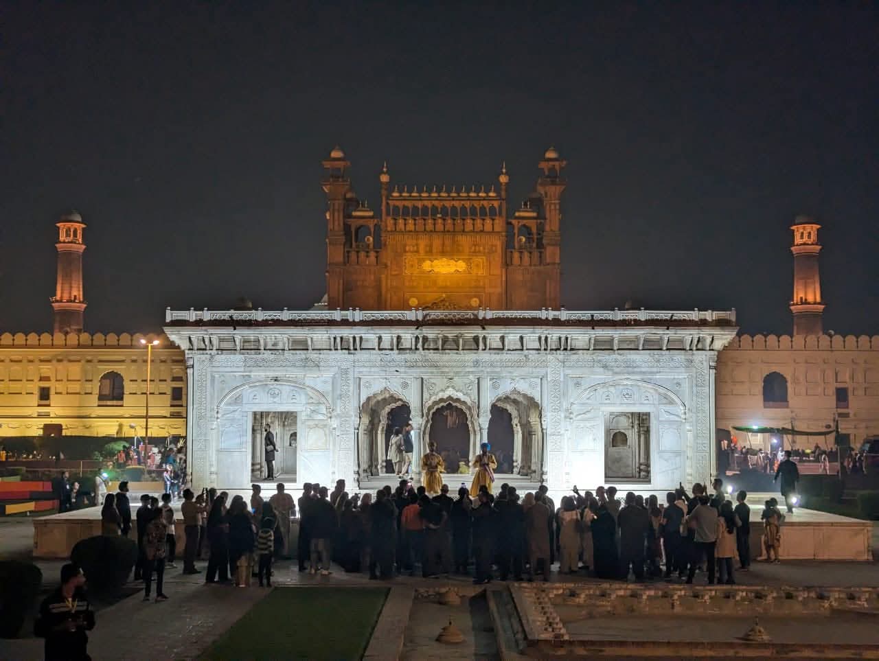 history by night lahore fort