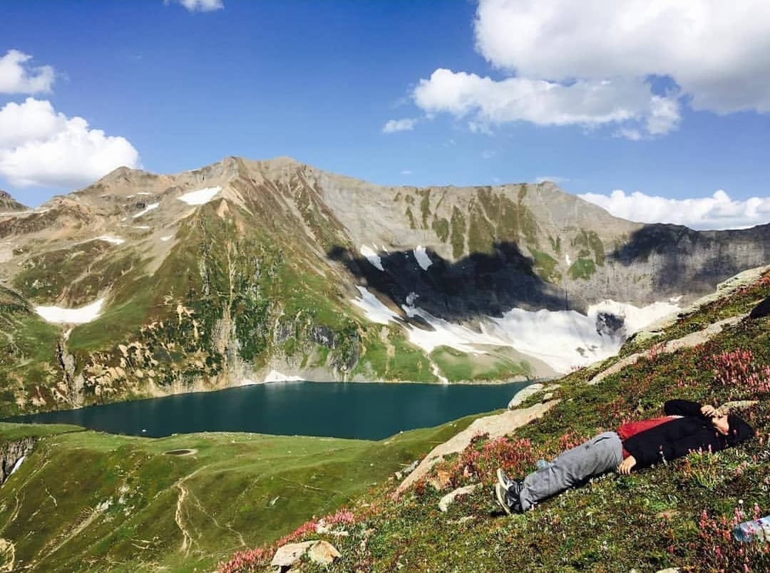 WhatsApp Image 2025-11-14 at 23.33.17