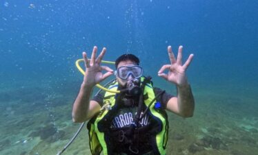 Scuba, Snorkelling & Cliff Diving – Charna Island Adventure